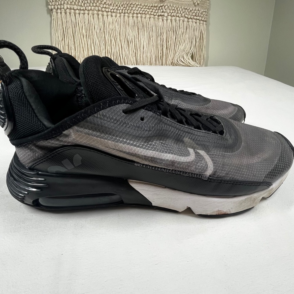 Nike Air Max 2090 Sneakers Running Shoes Athletic Black Gray men's size 11
